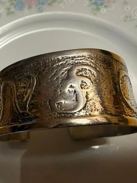 Vintage Metal Cuff Weighs 33.49 Grams - Picture 3 of 5